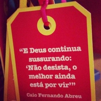 E Deus continua sussurando…